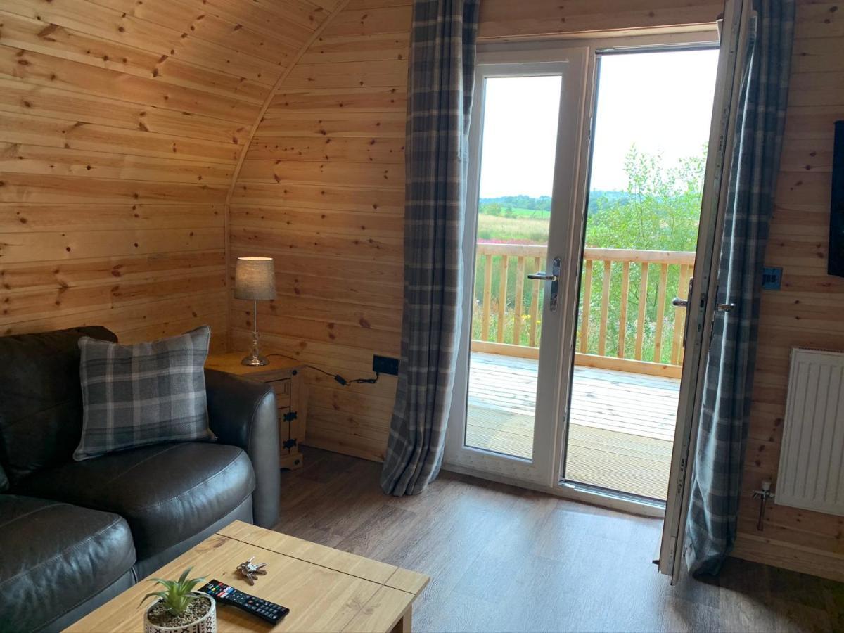 Pond View Pod 3 With Private Hot Tub -Fife - Loch Leven - Lomond Hills Villa Kelty Екстериор снимка
