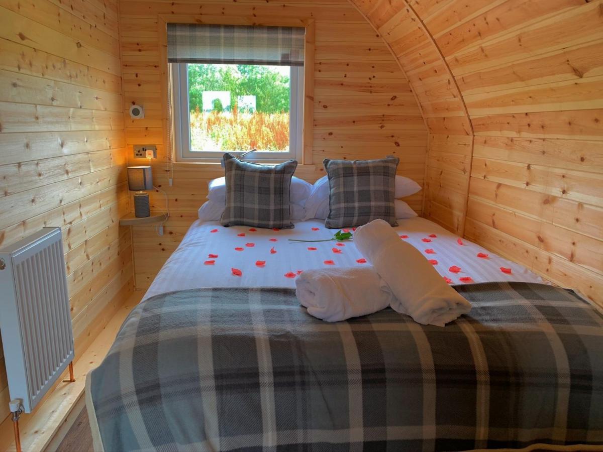 Pond View Pod 3 With Private Hot Tub -Fife - Loch Leven - Lomond Hills Villa Kelty Екстериор снимка