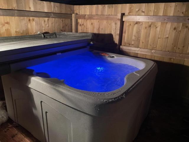 Pond View Pod 3 With Private Hot Tub -Fife - Loch Leven - Lomond Hills Villa Kelty Екстериор снимка